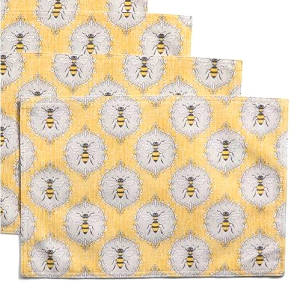 Bee Design Indoor Outdoor Fade resistant Placemats Set of 4
